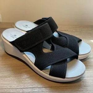 Cloudsteppers by Clark’s cali reef wedge sandals 9,5